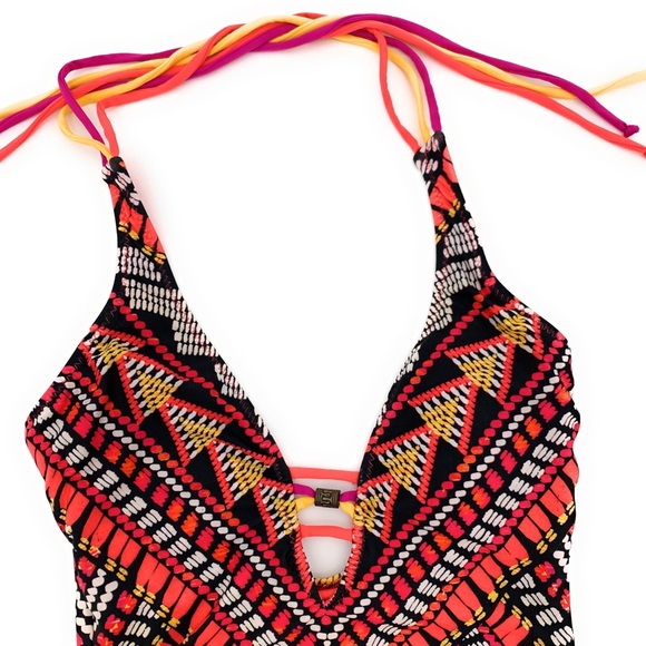 Becca Sexy One Piece Swimsuit New Small - Picture 4 of 5